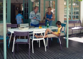 Kies dit voorjaar voor moderne aluminium tuinstoelen van Fermob!