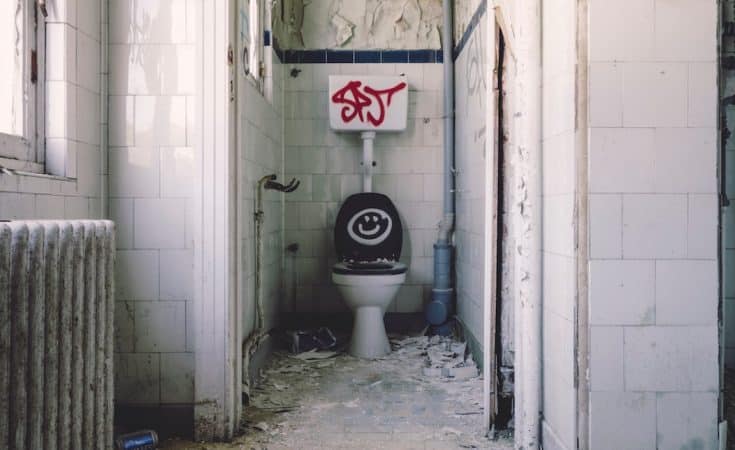 Voegen badkamer repareren Voegen badkamer repareren