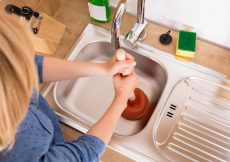 Verstopte gootsteen? Tips om het te verhelpen en voorkomen! Verstopte gootsteen? Tips om het te verhelpen en voorkomen!