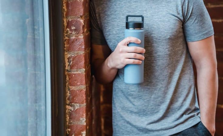 Redenen om bidons te laten bedrukken als relatiegeschenk