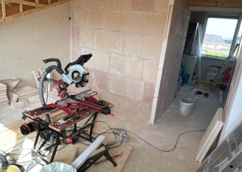 Tussenwand plaatsen is in 2026 dé snelle manier om een extra kamer te maken zonder te verhuizen